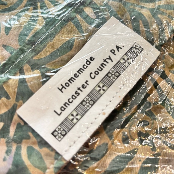 HOMEMADE LANCASTER COUNTY PA Green Beige Print Embellished Table Runner 13”X38” - Picture 2 of 5